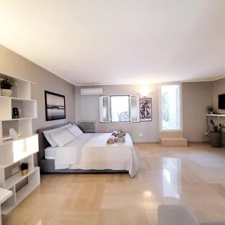 Penthouse In The Heart Of Bari With Terrace Apartment Exterior photo