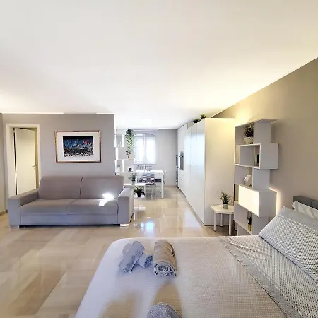 Penthouse In The Heart Of Bari With Terrace Apartment Exterior photo