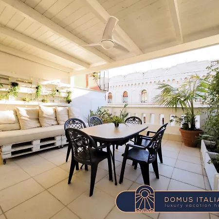 Penthouse In The Heart Of Bari With Terrace Apartment Exterior photo