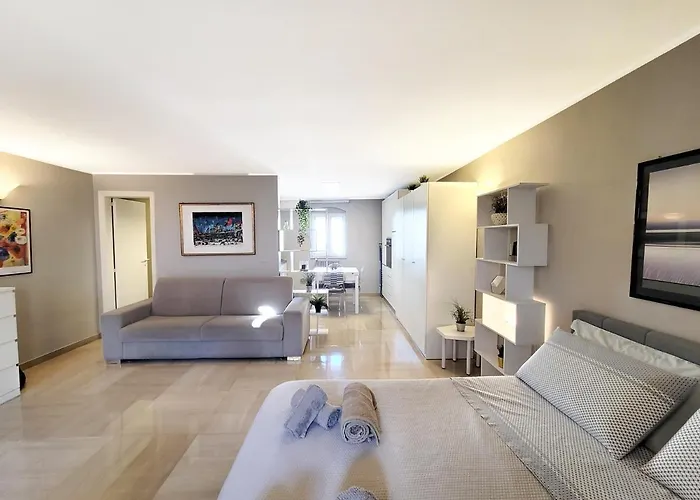 Penthouse In The Heart Of Bari With Terrace